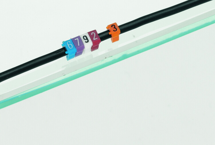 Маркер для провода 4-6 мм. кв. CAB3 Legrand - "7" фиолетовый